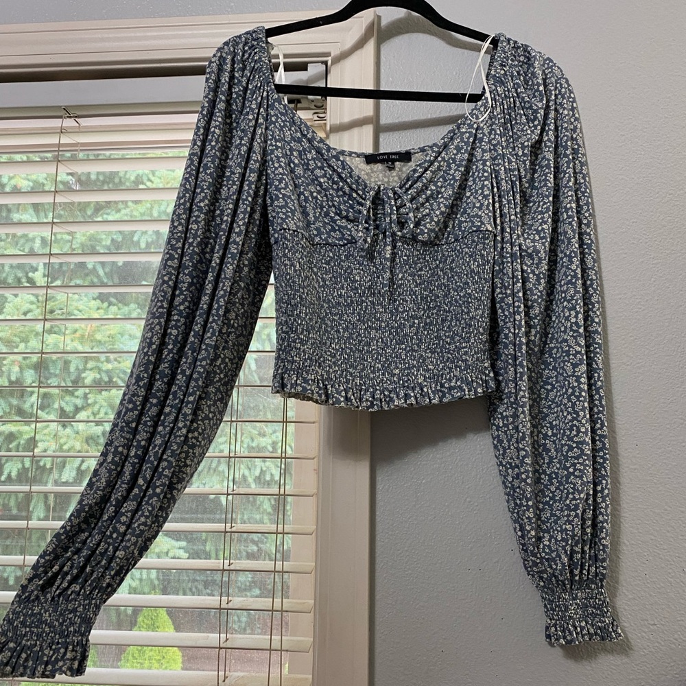 Billow sleeve floral top